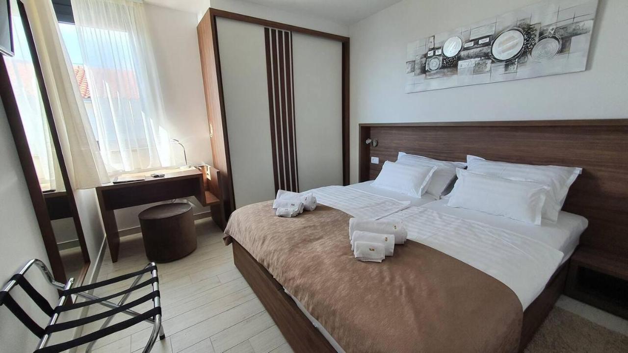 Family Friendly Apartments With A Swimming Pool Sveti Filip I Jakov, Biograd - 19325 Exterior photo