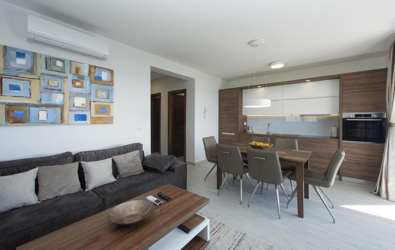 Family Friendly Apartments With A Swimming Pool Sveti Filip I Jakov, Biograd - 19325 Exterior photo